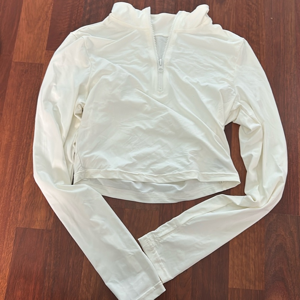 Long sleeve cropped white workout top